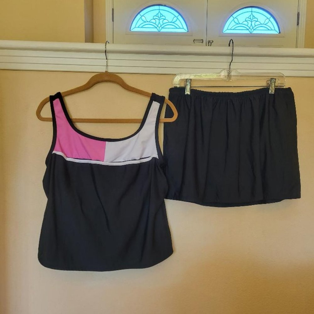 Plus Size Swim Suit Top w/ A-Line Skirt Bottoms Set - Size 20W